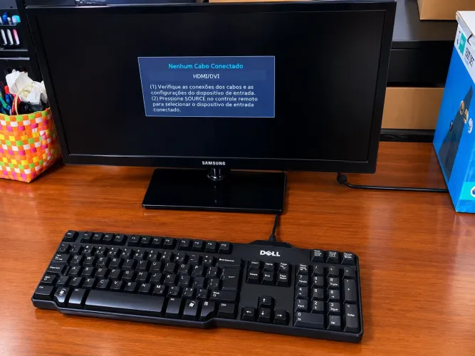 Monitor e teclado