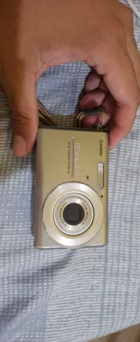 CÂMERA CASIO EXILIM 7.2 PIXELS EXZ-75