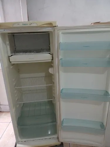 Geladeira continental muito boa sem nenhum problema 210$