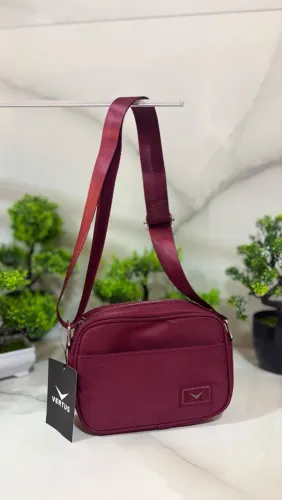 Vendo essa bolsa nunca usada