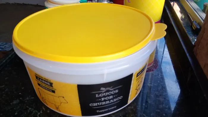Tupperware 
