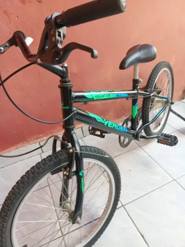 Vendo bicicleta seminova, usada poucas vezes.
