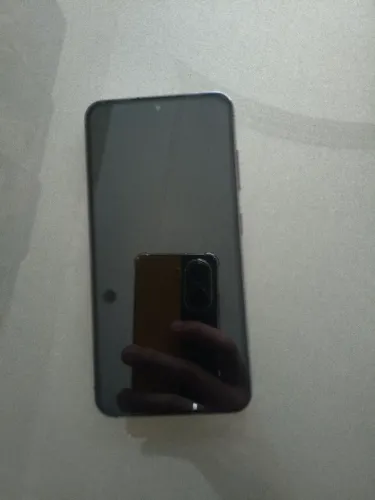 Galaxy s23 base de 128gb, acompanha somente carregador, tela com linha no display