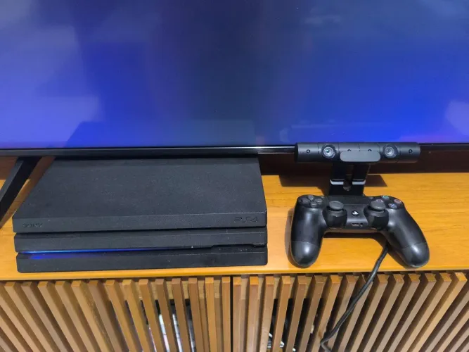 Ps4 pro desbloqueado + ps camera