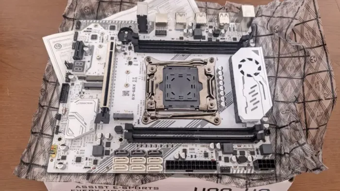 Placa Mãe Machinist X99-K9 White LGA 2011-3 DDR4 God of war edition