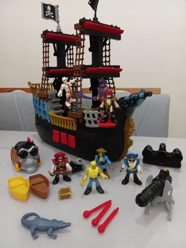 Navio Pirata Pesadelo do Mar Imaginext 