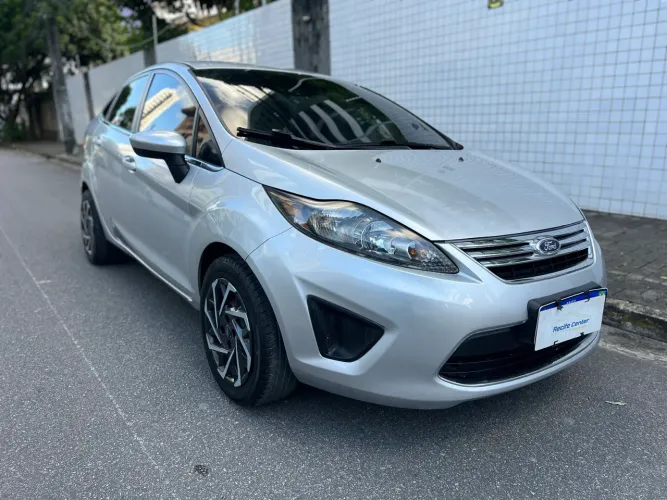 Ford Fiesta Sedan SE 1.6 16V Flex 4P 2011