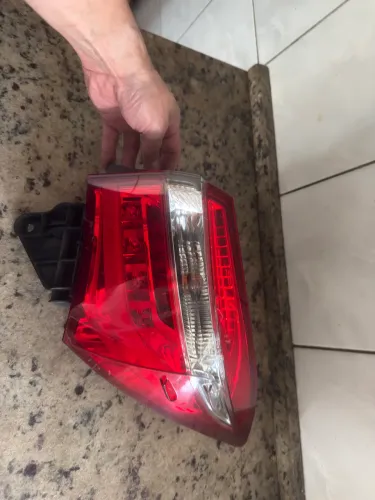 Lanterna traseira Corolla 2014 a 2017