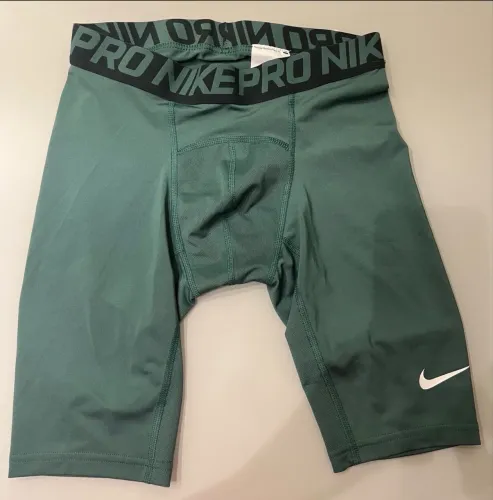 Shorts Nike Pro compressão verde P