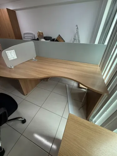 Estação de Trabalho para 4 Pessoas