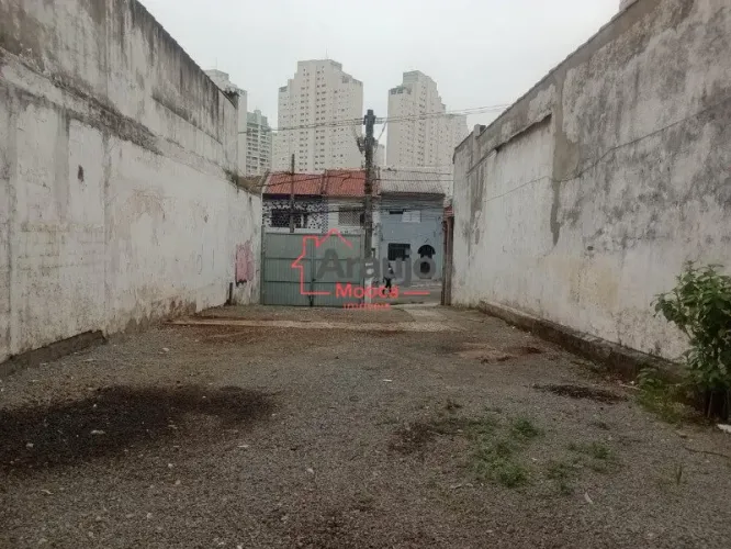 Oportunidade na Mooca: Terreno Comercial Plano com 200m² - Pronto para Construir ou Adapta