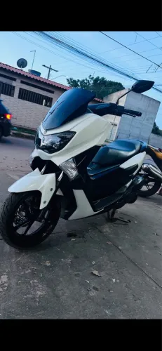 Motocicleta NMax