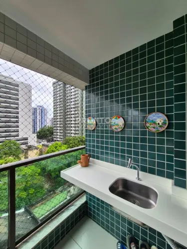 Apartamento com 3 quartos em Espinheiro