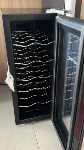 Adega Brastemp 12 Garrafas All Black - NOVA (Nunca Usada) - 220v