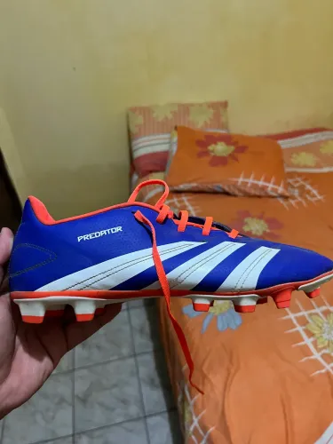 Adidas predator TAM 42