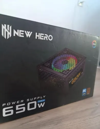 Fonte New Hero Tesla com 650w