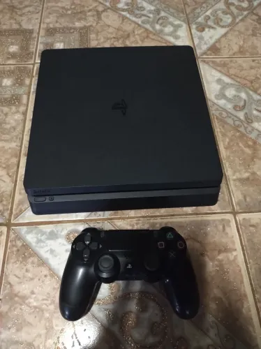 PS4 slim 1 controle 1 jogo