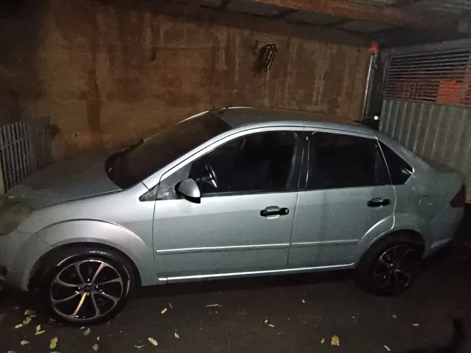 Ford Fiesta Sed. 1.6 8V Flex 4P 2005