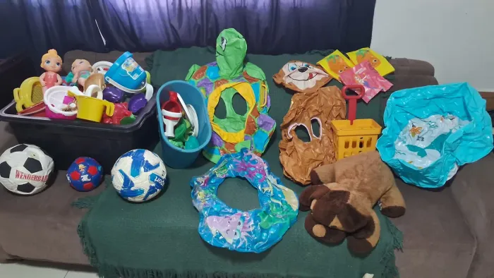Brinquedos variados