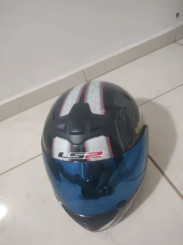 Capacete LS2 número 58 com vizeira escura
