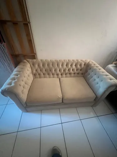 Sofá capitonê raro