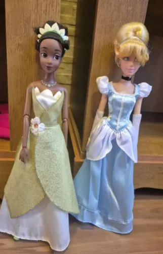 Cinderela e tiana disney store