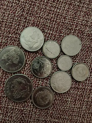 Moedas antigas brasileiras.