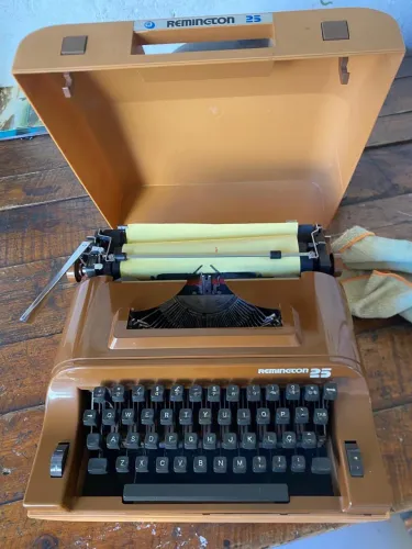Máquina de Escrever Remington 25 Vintage - Clássica e Decorativa