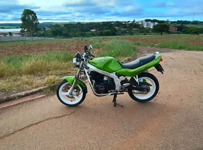 Suzuki GS 500e Verde