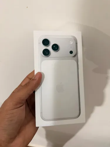 iPhone 17 Pro Max silver