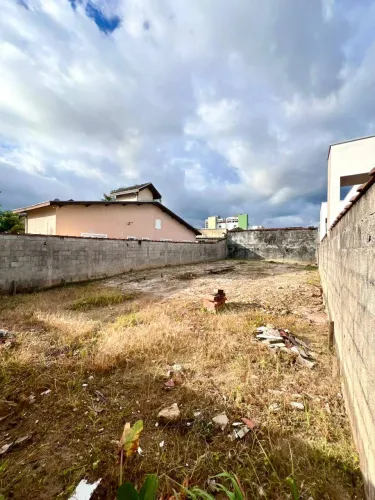 Terreno à Venda na Praia do Massaguaçu em Caraguatatuba