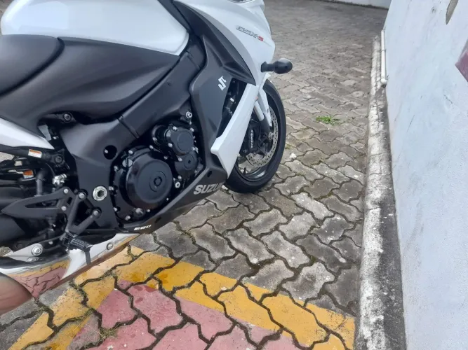 Gsxs 1000 branco pérola 