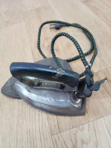 Ferro Vintage Pequeno marca Edson 