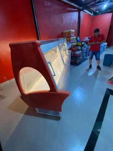 Balcão Expositor Refrigerado Refrimate Açougue Plus 3000 | 3 Metros | 220V | Ótimo Estado