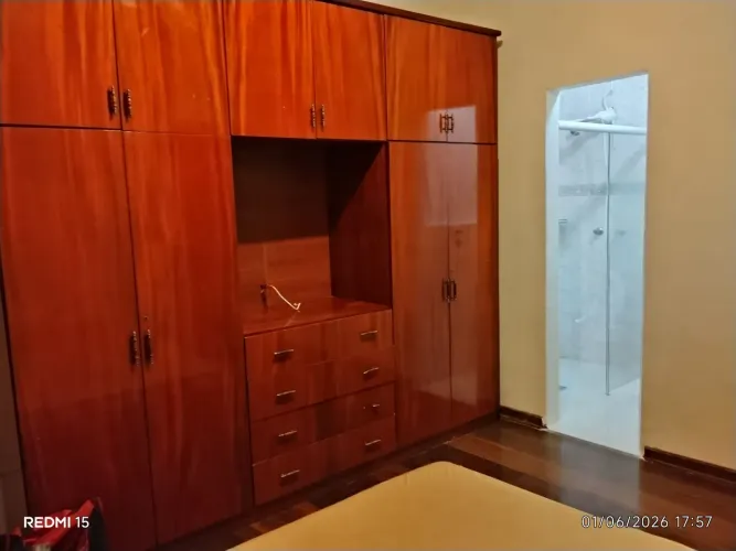Quarto individual.