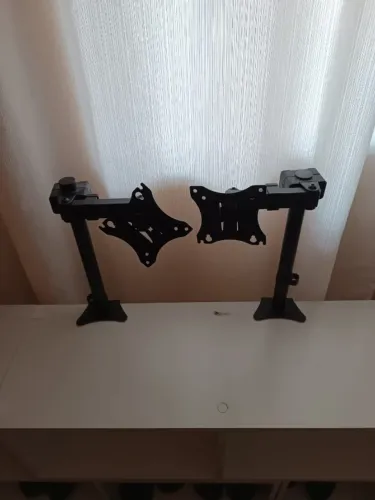 2 Suportes Articulado de Mesa ELG F50N para Monitores de 17? a 34?