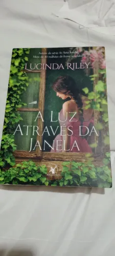 Livro: A luz através da Janela