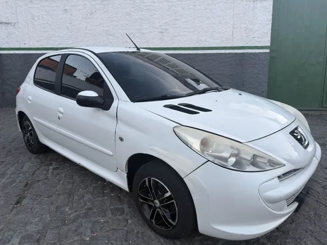 Peugeot 207 XR 1.4 Flex 8V 5P 2013