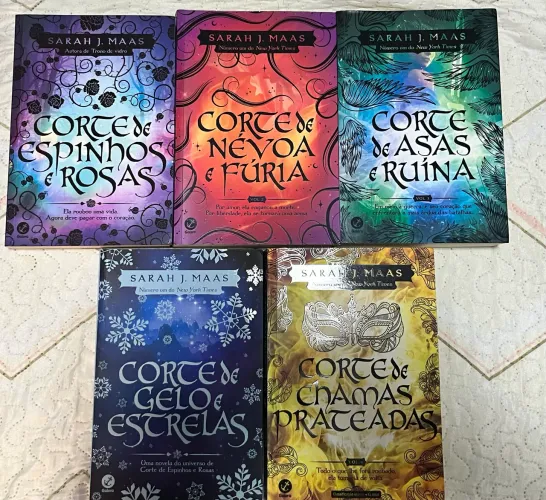 Coleção de livros ACOTAR ( a corte dos espinhos e rosas)