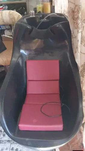 VENDO LAVATÓRIO DE CABELEREIRA 110V EM EXCELENTE ESTADO<br>** Com Aquecedor<br>R$290,00