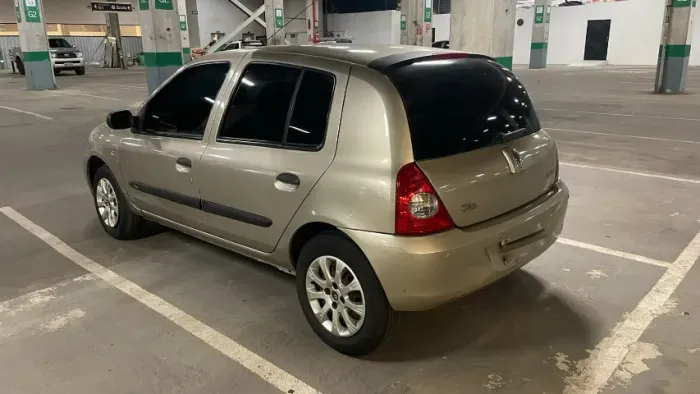 Renault Clio Hi-flex 1.0 16V 5P 2011