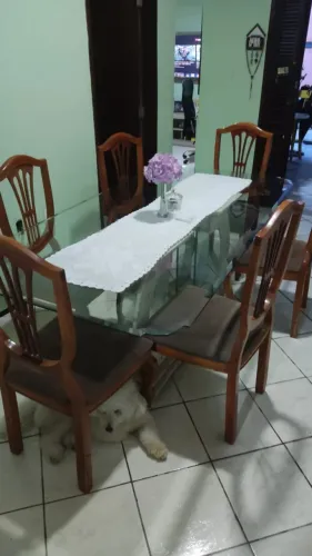 Elegante Mesa de Jantar com tampo em vidro translúcido e pés em mármore, 6 cadeiras