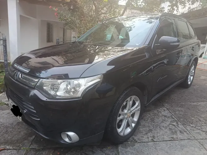 Mitsubishi Outlander 2.0 16V 160cv Aut. 2014