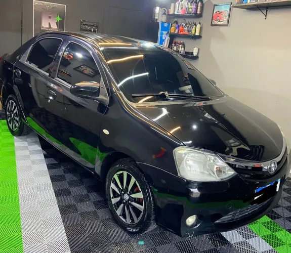 Toyota Etios Platinum Sed. 1.5 Flex 16V 4P Mec. 2014