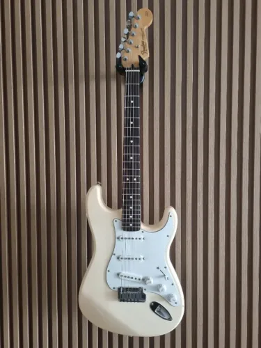 Guitarra Stratocaster Fender Americana