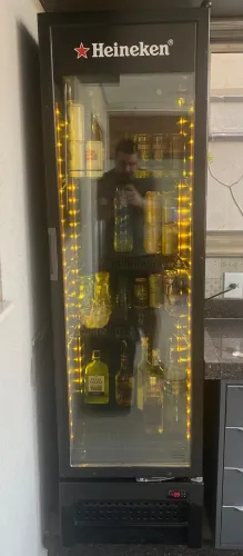 Cervejeira Vertical 276 Litros com Visor