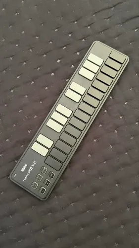 Controlador Midi Korg Nano Key 2