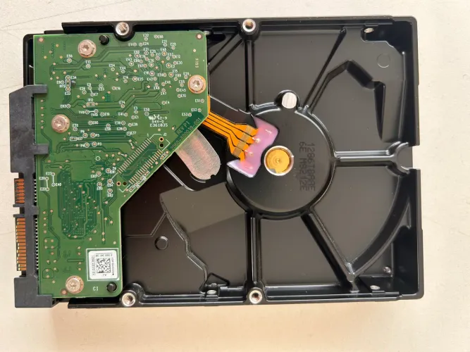 HDD Sata 1Tb 3,5? - Western Digital - WD10EZEX. Pouco uso.
