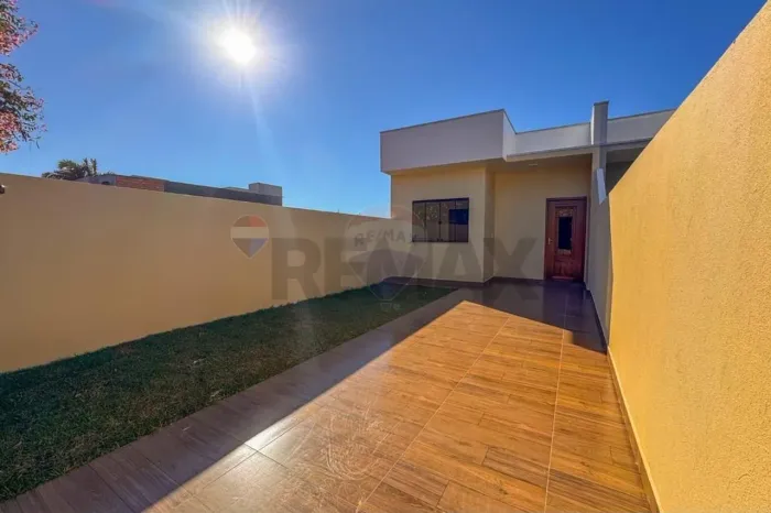 CASA COM SOBRA DE TERRENO À VENDA NO JARDIM SÃO FRANCISCO