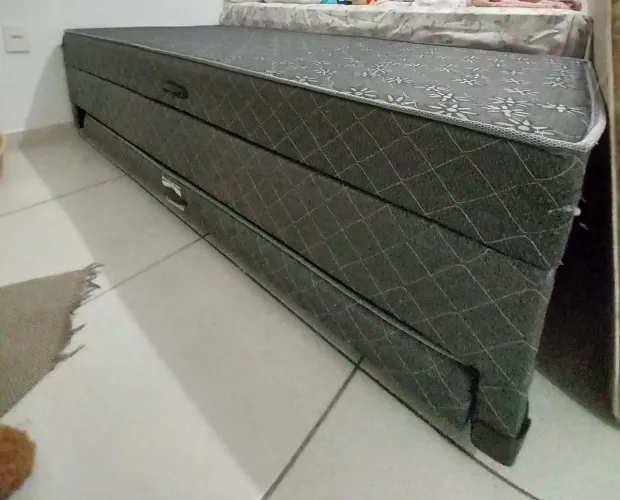 Cama box de solteiro - baú